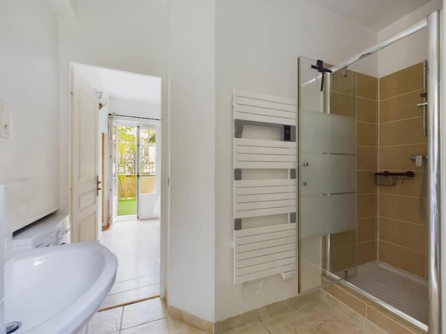 Appartement Renove -Jardin Prive A Rueil-Malmaison Exterior foto